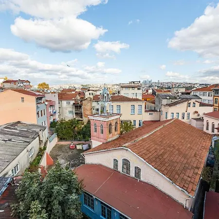Cozy In The Old Of Apartment Istanbul