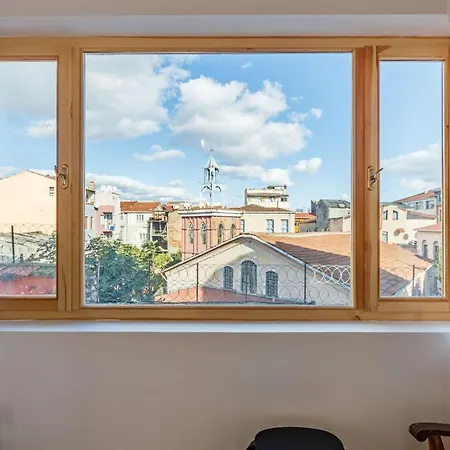 Cozy In The Old Of Estambul